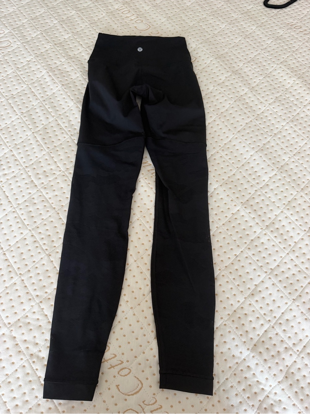 Lululemon Black Mesh Leggings Size 4 NWT Without Tag